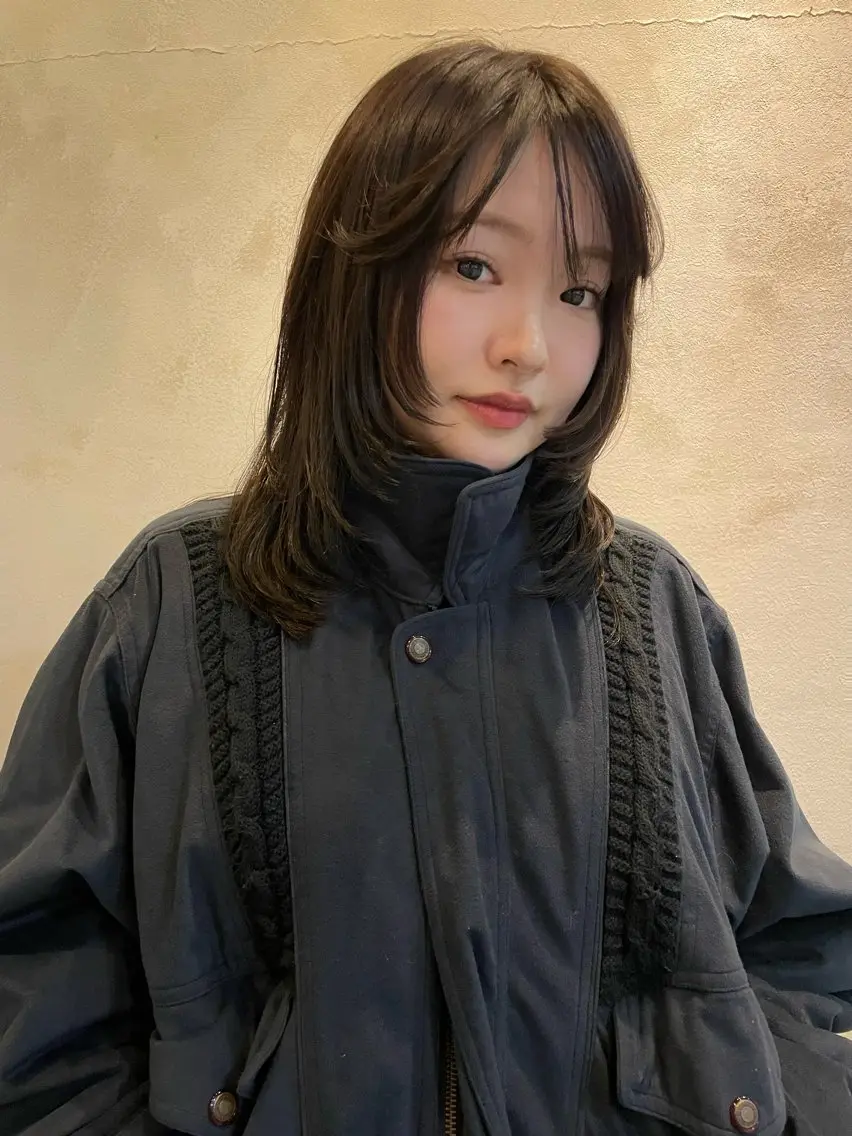 ミディアム レイヤーカット 熊崎 葵のヘアスタイル