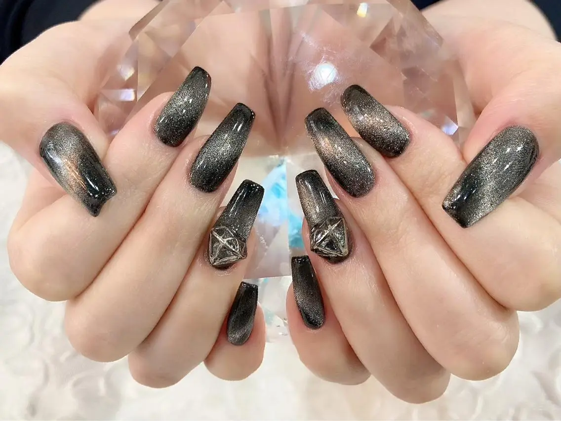 ネイル マグネットネイル nailsalon mintのネイルデザイン