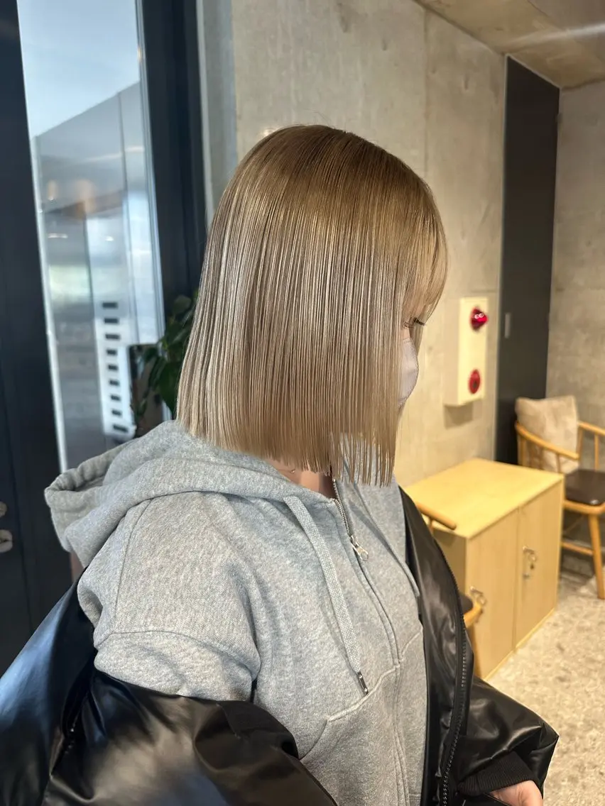 ミディアム カット ︎🤎W color MIYU‎🤎のヘアスタイル