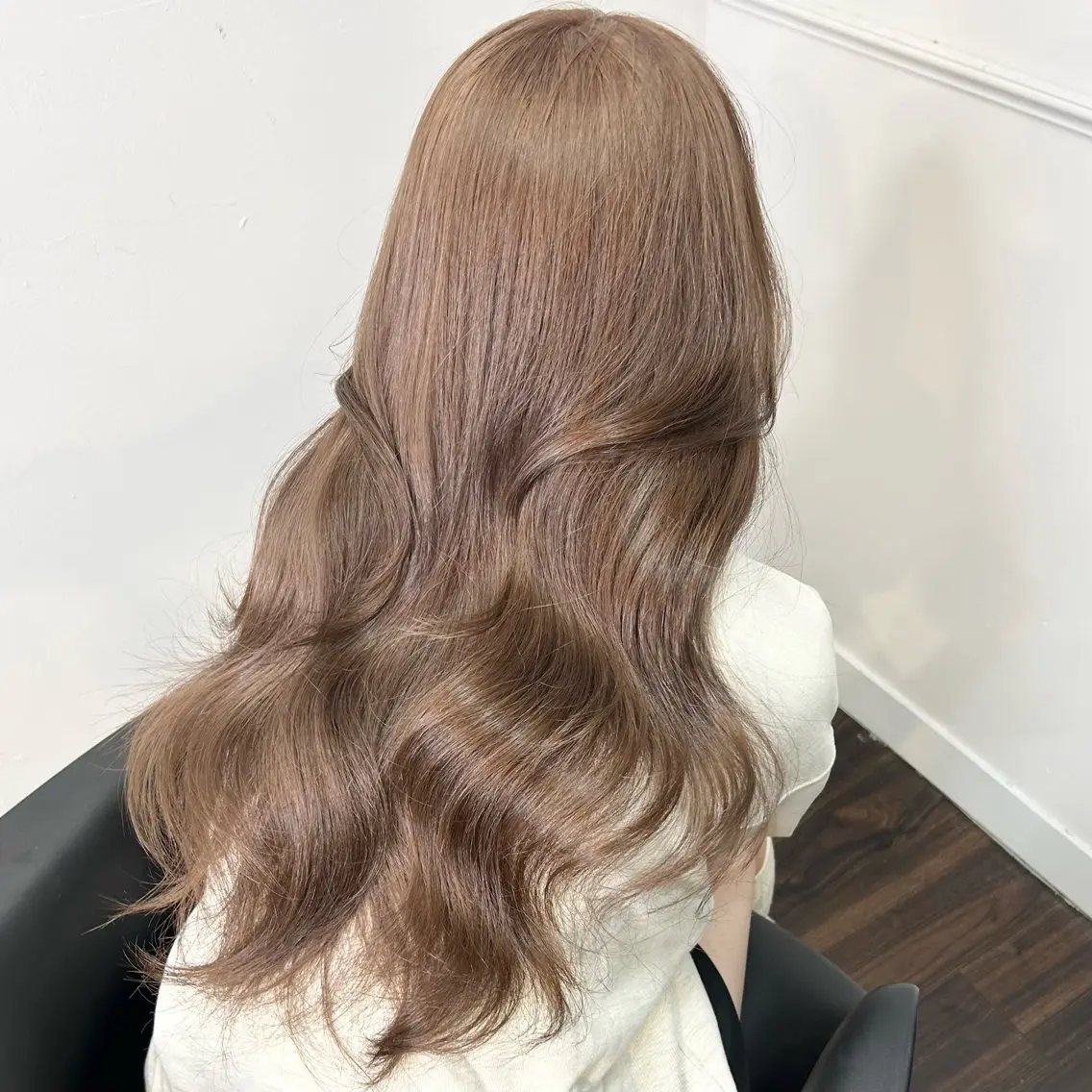 ロング カラー ヘアアレンジ ベージュカラー ブリーチ ブラウンカラー 透明感カラー ダブルカラー カット ヘアカラー トリートメント レイヤーカット×髪質 改善🇰🇷シオリのヘアスタイル