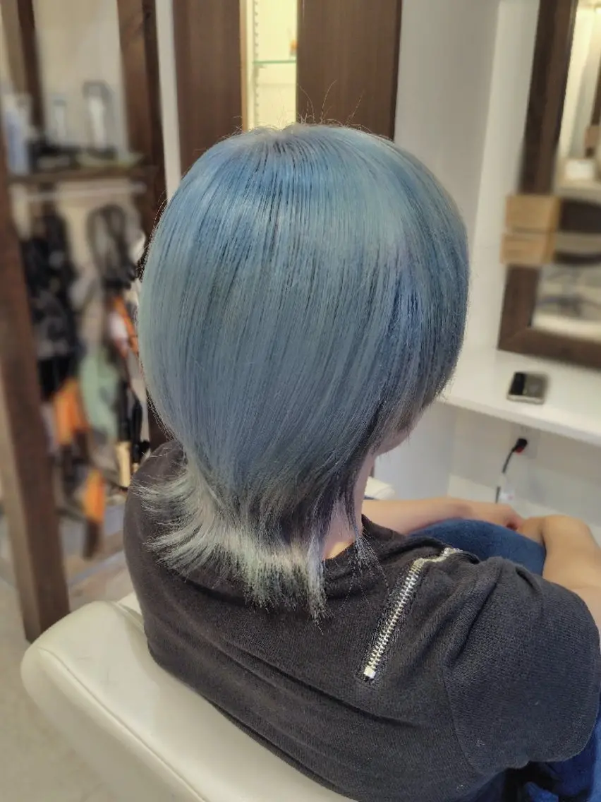 ショート ヘアカラー 三浦 瑞華のヘアスタイル