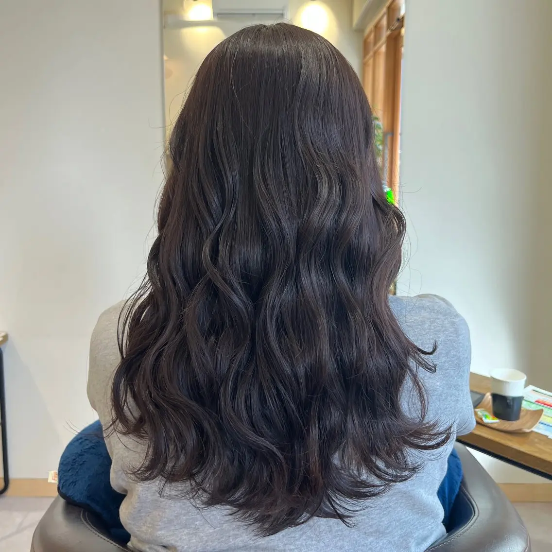 カラー ヘアカラー トリートメント 荒井 茉凜のヘアスタイル