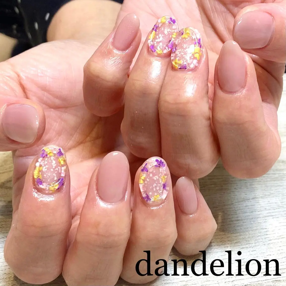 ネイル ハンドネイル ハンドケア dandelion ダンデライオンのネイルデザイン