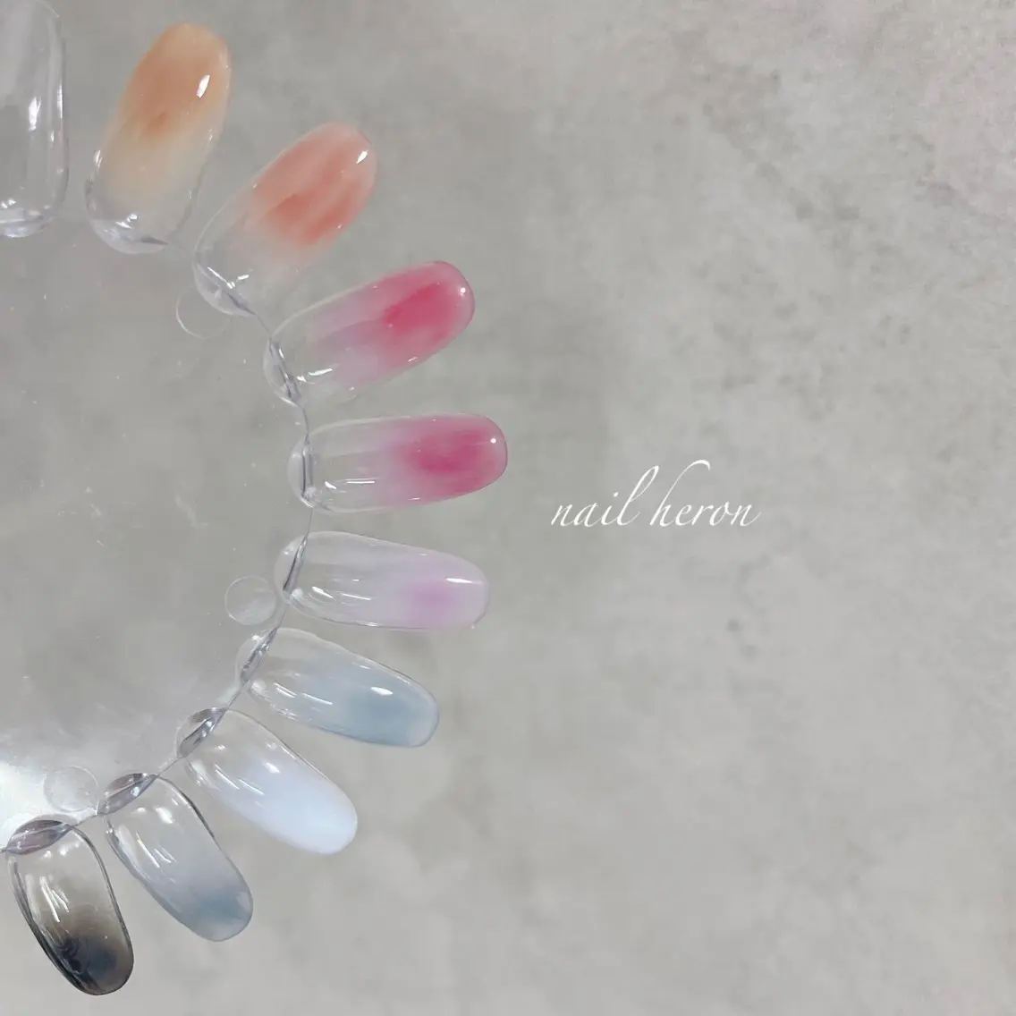 ネイル グラデーション ハンドネイル saki_ nail heronのネイルデザイン