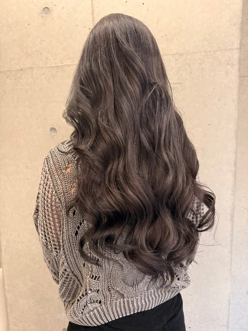 ロング カラー ヘアカラー トリートメント RINA .のヘアスタイル
