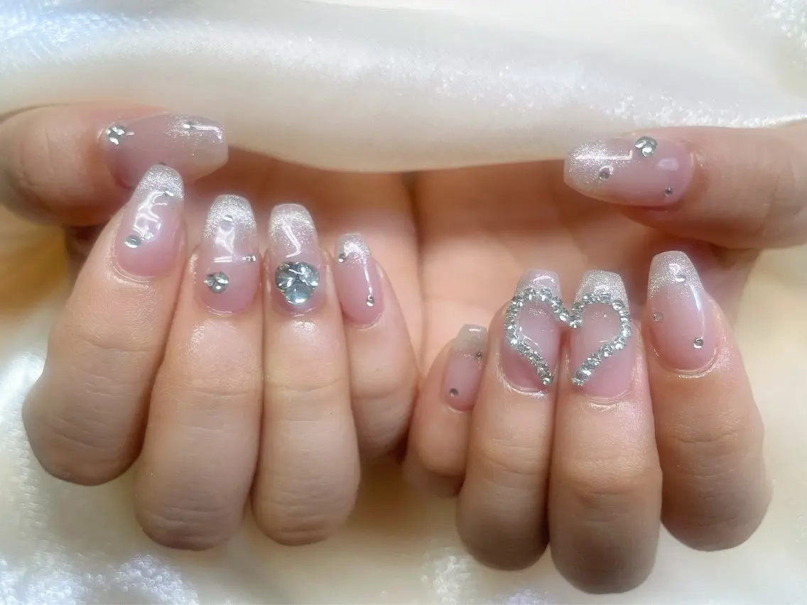 ネイル オーロラネイル 長さ出し フレンチネイル ジェルネイル ガラスフレンチ Rela・S NAILのネイルデザイン