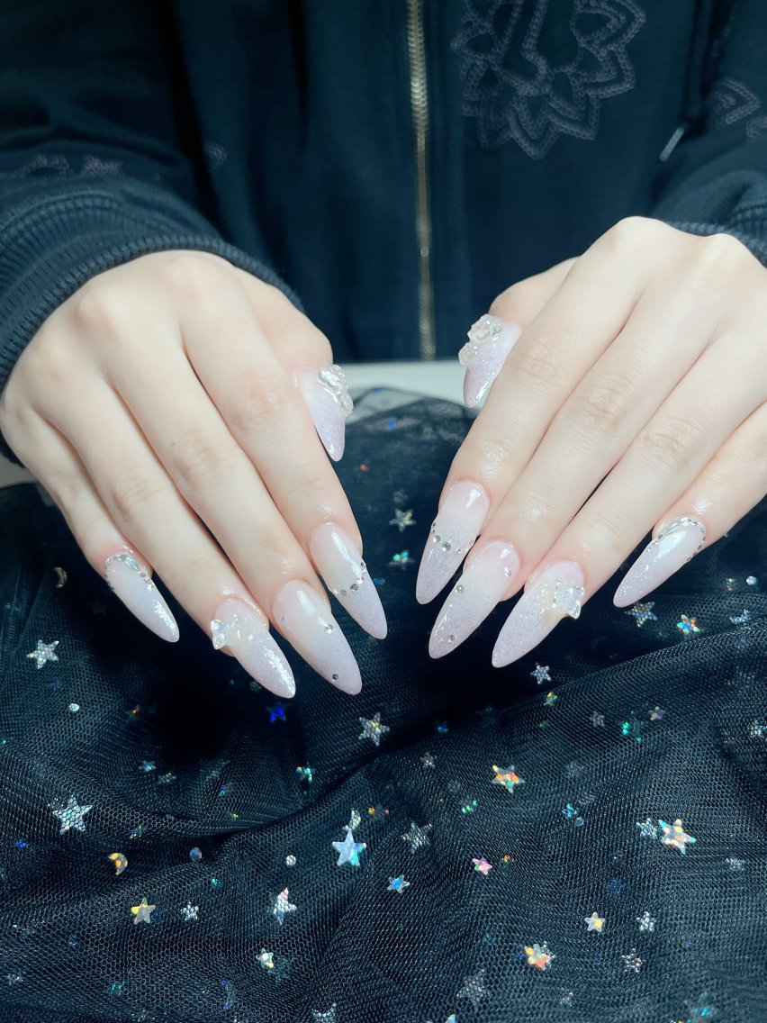 ネイル 韓国ネイル マグネットネイル 持ち込み ニュアンスネイル シンプルネイル ハンドネイル Huyn Nail Shinjyukuのネイルデザイン