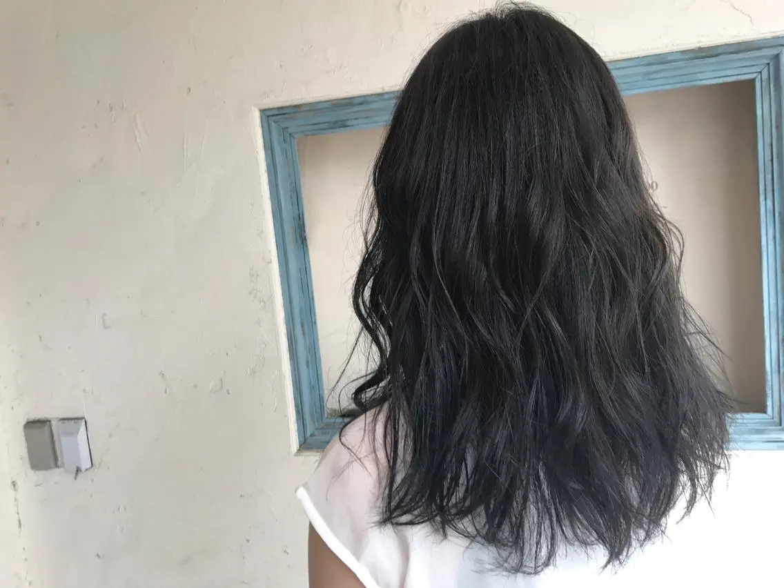 ミディアム カラー パーマ ヘアアレンジ アッシュ ダークアッシュ オリーブ透明感カラー 表参道/MIKUのヘアスタイル