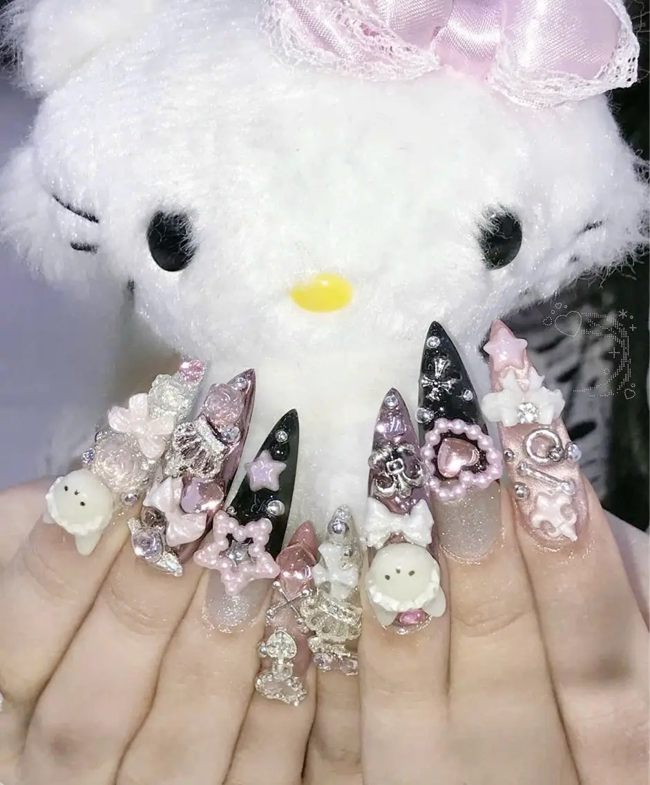 ネイル フレンチネイル キラキラネイル マグネットネイル ミラーネイル ニュアンスネイル ハンドネイル Tira Nailのネイルデザイン