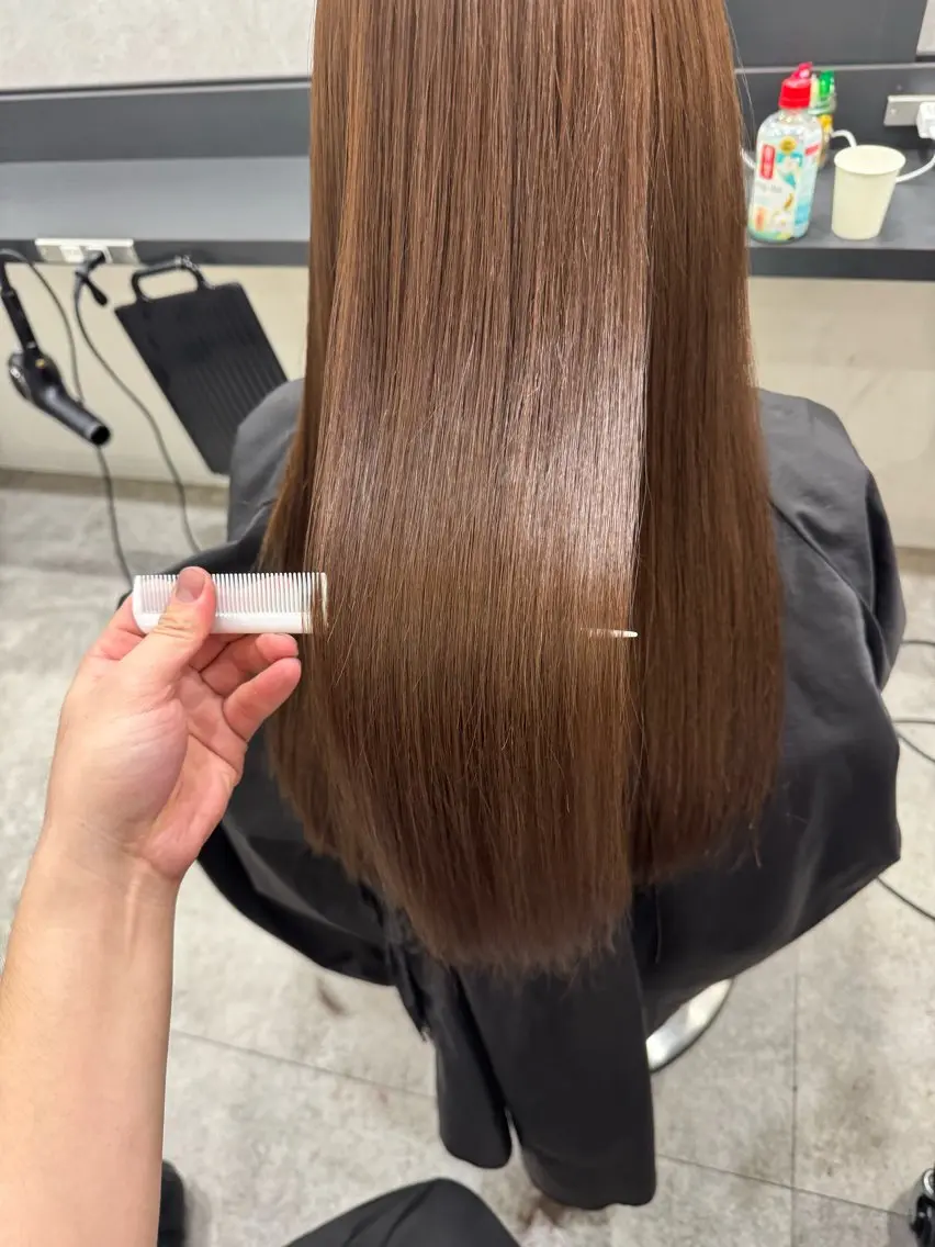 ロング カラー カット ヘアカラー トリートメント RAISE by_WHITEのヘアスタイル