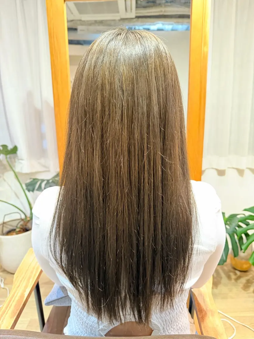 ロング カット ヘアカラー トリートメント RENA｜透明感 カラー×癒しスパのヘアスタイル
