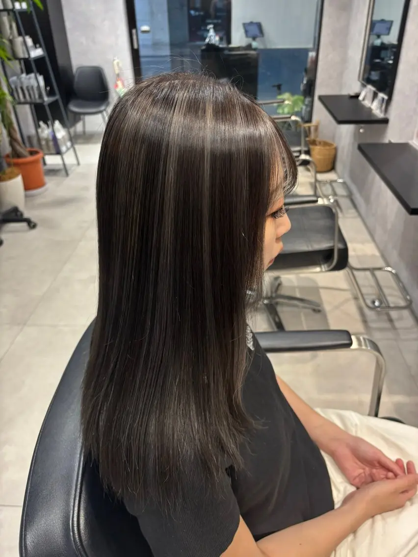 セミロング ヘアカラー 長橋 ももかのヘアスタイル
