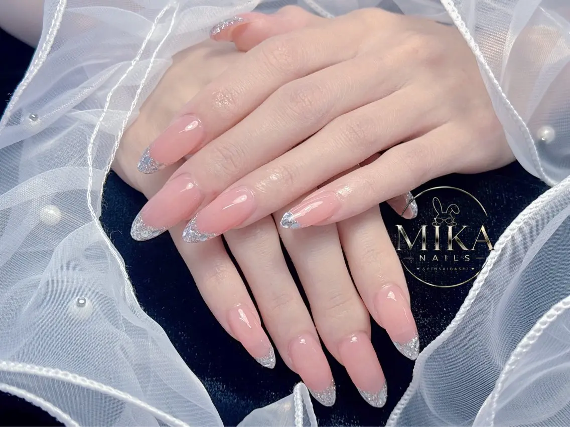 ネイル ジェルネイル ガーリー 韓国ネイル シンプルネイル ハンドネイル Genie Mika Nailsのネイルデザイン