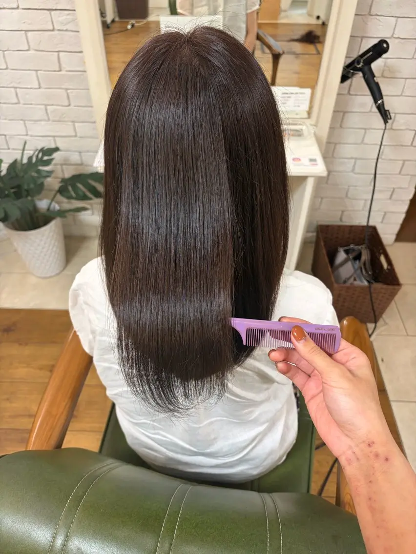 ミディアム カラー 髪質改善 レイヤーカット トリートメント 酸性ストレート カット ヘアカラー トリートメント 髪質改善/レイヤー/ ボブ/磯野史歩のヘアスタイル