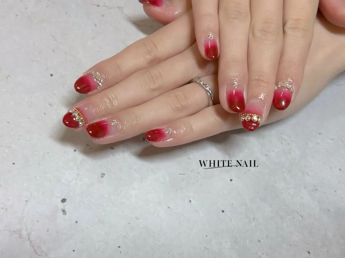 ネイル グラデーション シンプルネイル ハンドネイル WHITE NAIL ホワイトネイルのネイルデザイン