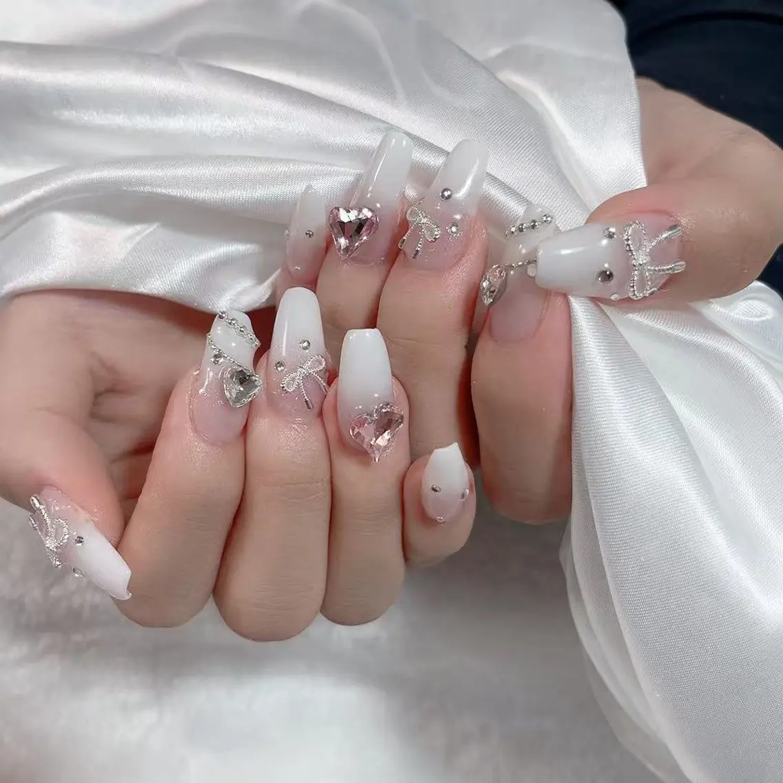 ネイル 持ち込み Amina nail salonのネイルデザイン
