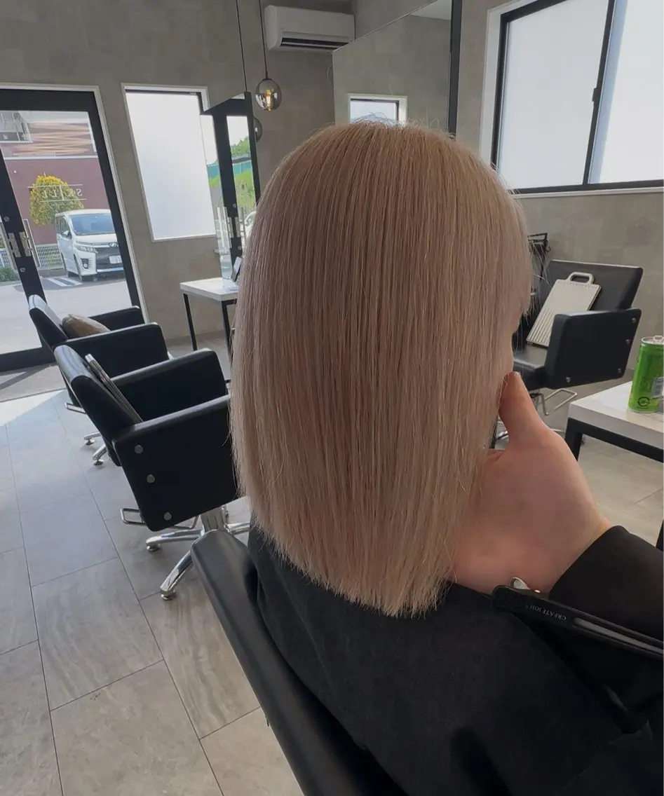 ロング カラー ベージュカラー ミルクティーベージュ 小鯛 陸のヘアスタイル