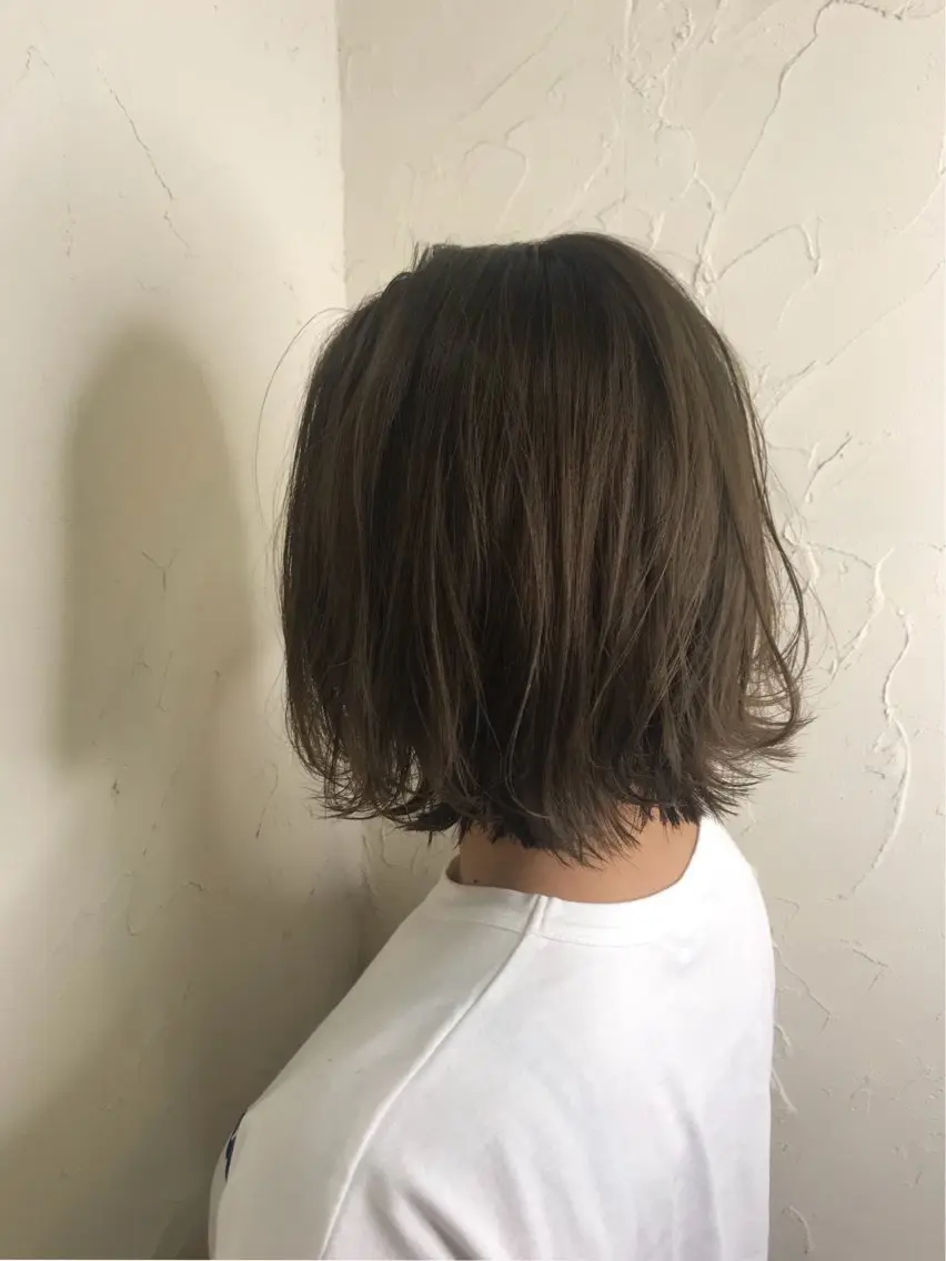 ミディアム カラー 西田 愛華のヘアスタイル