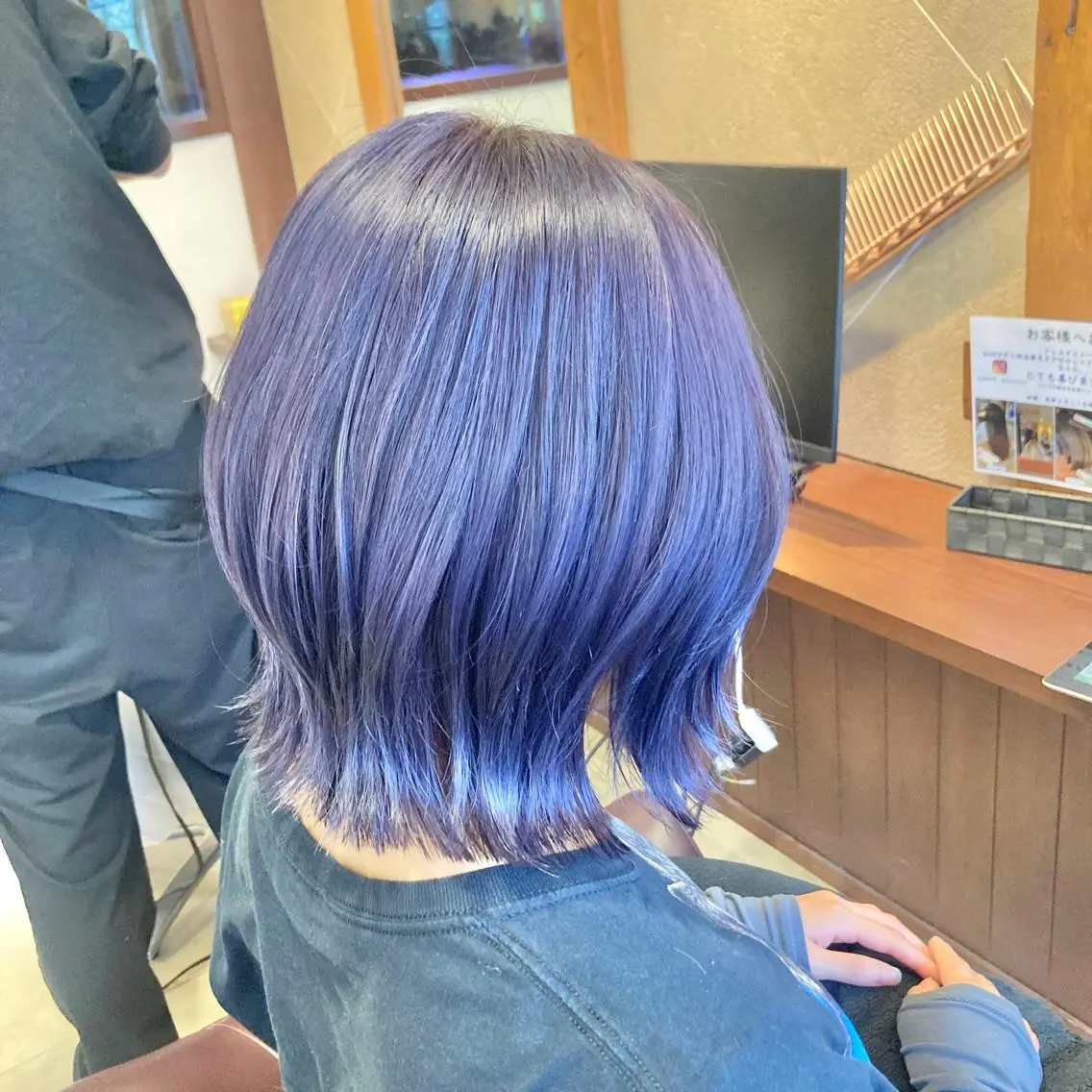 ミディアム カラー ブルーカラー ブルーバイオレット バイオレットカラー カットが上手い 💇‍♂🌸サク🌸のヘアスタイル