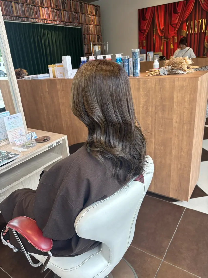 ロング カラー 渡部 優衣のヘアスタイル