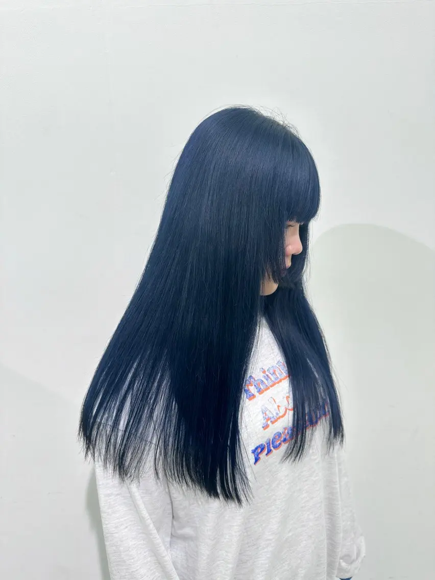 ロング カラー ブリーチ ブルーカラー 🐺イノウエ サキ🐺のヘアスタイル