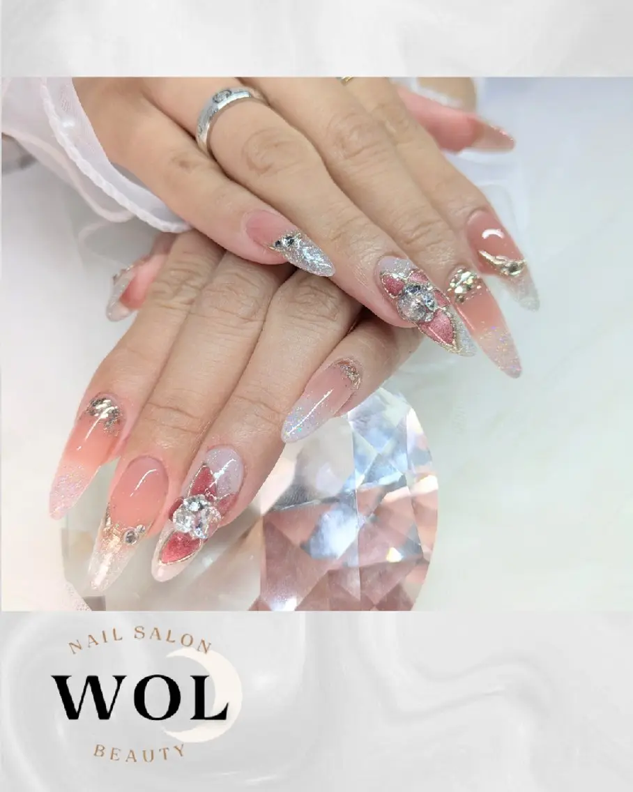 ネイル 長さ出し WOL🌙 momokoのネイルデザイン