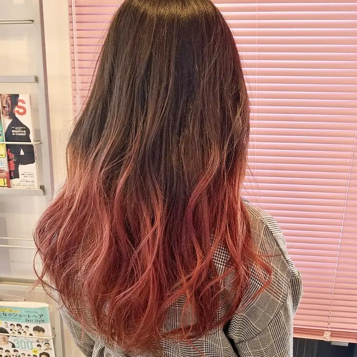 セミロング カラー ヘアアレンジ グラデーションカラー ピンクカラー looker ルーカーのヘアスタイル
