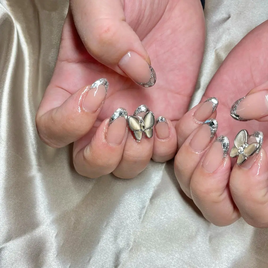 ミディアム カラー パーマ ヘアアレンジ メンズ キッズ ネイル マツエク・マツパ フレンチネイル ガラスフレンチ el. by Aoのネイルデザイン