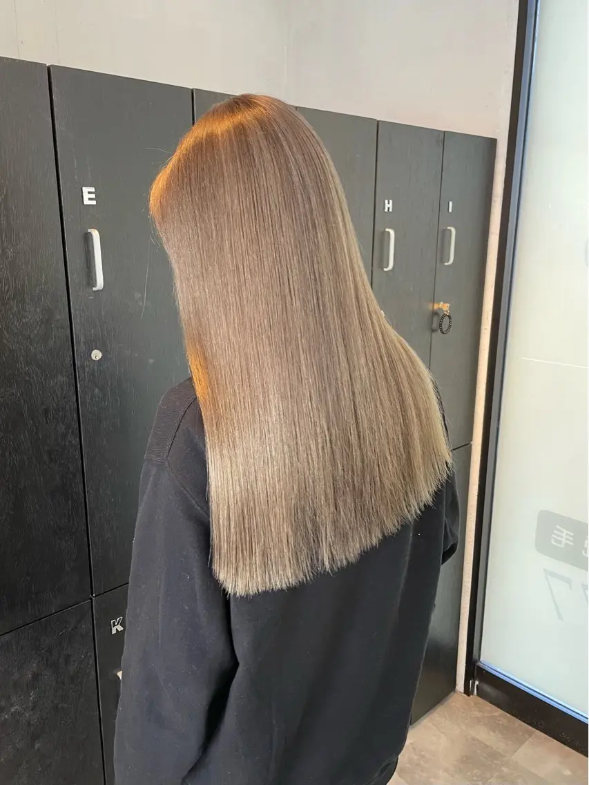🍀カット+ハイトーンカラー(ダブルカラー)🌈+選べるトリートメント🫧の写真