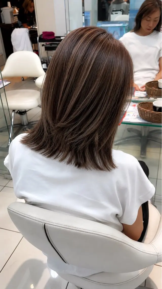 ミディアム ハイライト カット ヘアカラー ブリーチ透明感カラー /レイヤー👗しずかのヘアスタイル