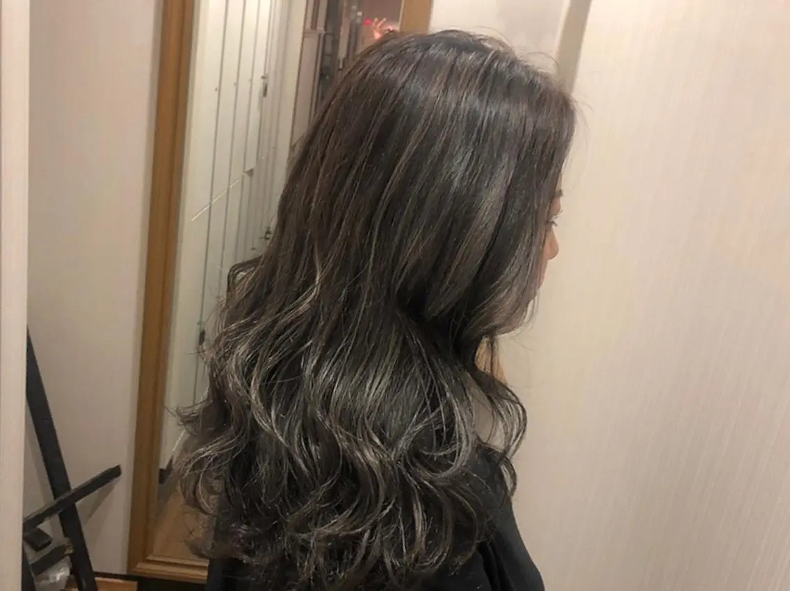 セミロング カラー ヘアカラー 新井 友菜のヘアスタイル