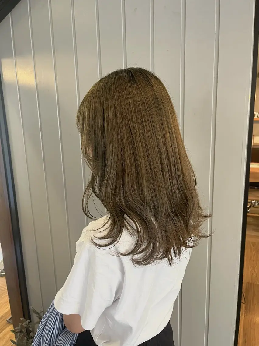 セミロング 田中 結月のヘアスタイル