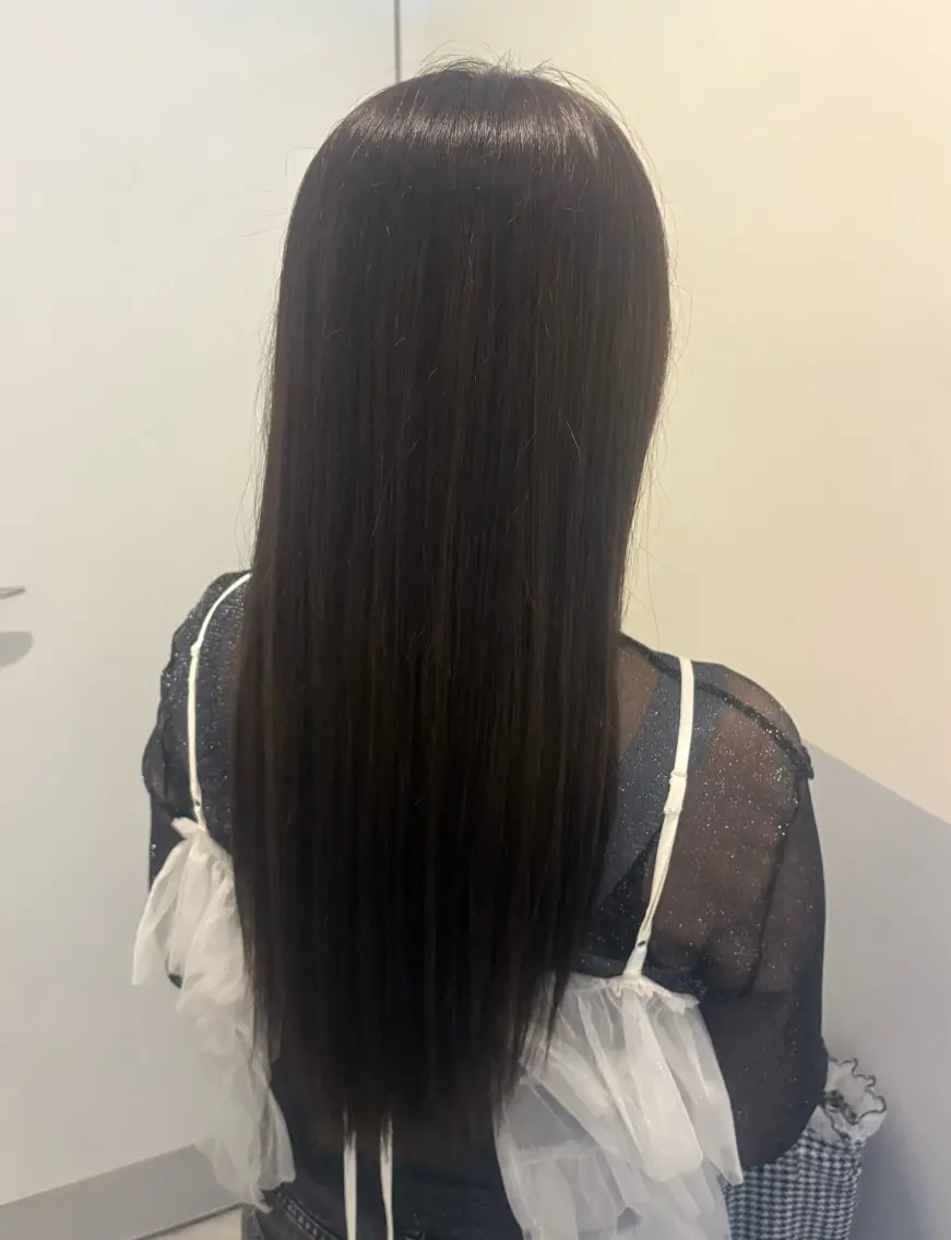 ロング カラー ブリーチ オレンジ 伊藤 紗優のヘアスタイル