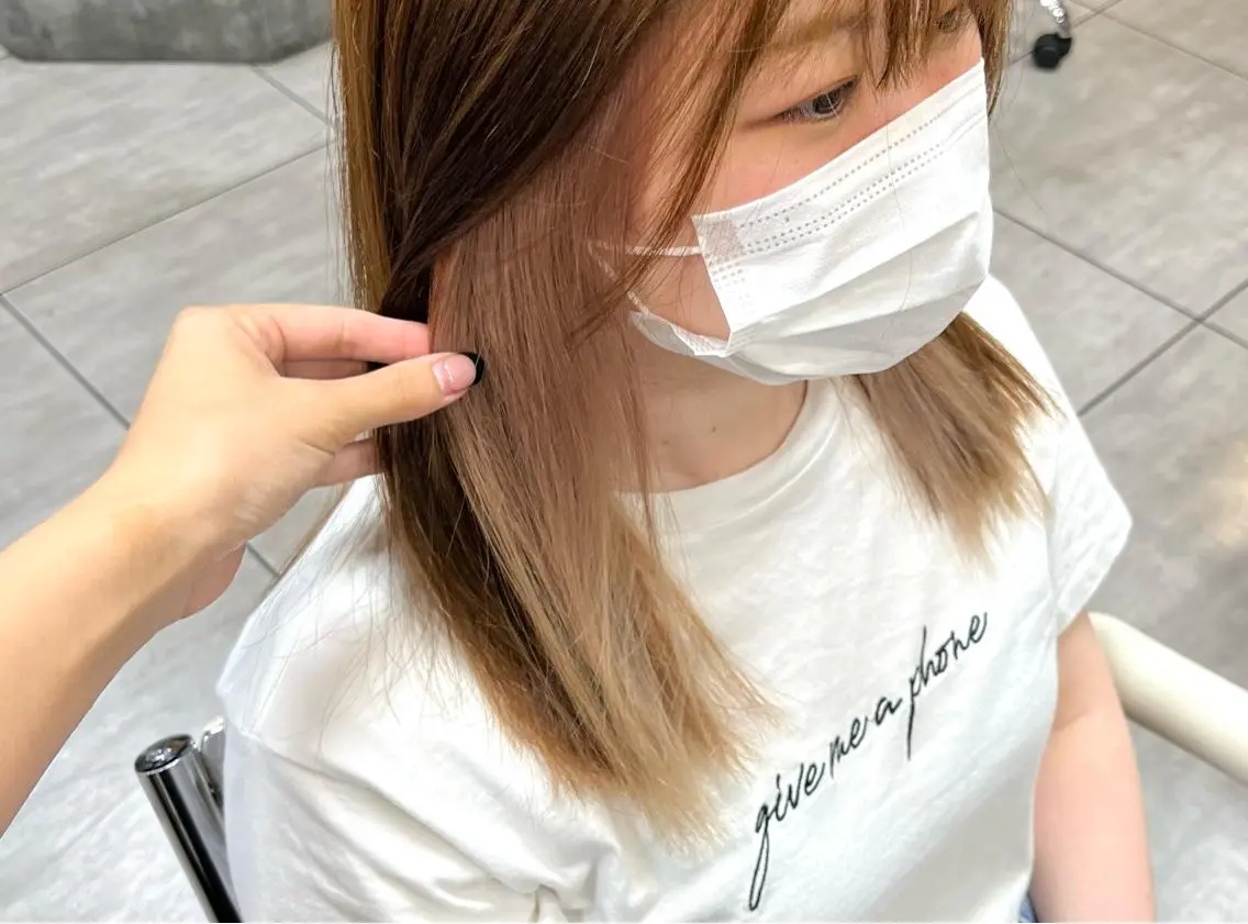 セミロング カラー ヘアアレンジ インナー×縮毛矯正 ピンクカラー澤井里菜のヘアスタイル