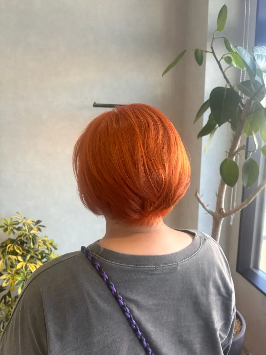 カラー ブリーチ オレンジ 中村 真珠のヘアスタイル