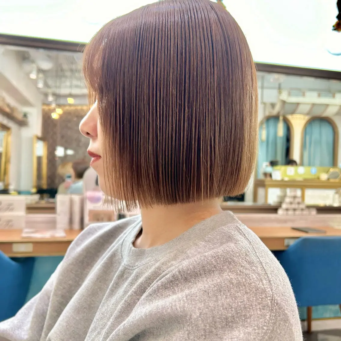 ミディアム カラー ワンレンボブ ブリーチ ブリーチなしカラー ボブ 顔周りカット ヘアカラー トリートメント 髪質改善【縮毛矯正】 北千住 田邉 澪のヘアスタイル