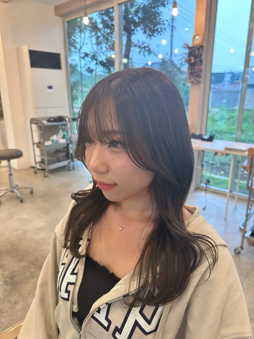ロング NISHI （ニシ）のヘアスタイル