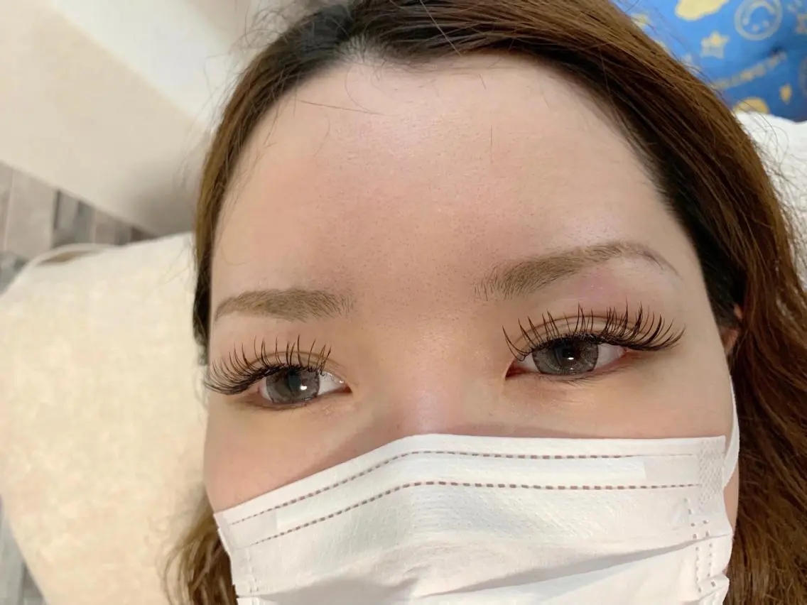 マツエク・マツパ カラーマツエク フラットラッシュ アップワードラッシュ マツエク Eyelash MAVIEのマツエク・マツパデザイン