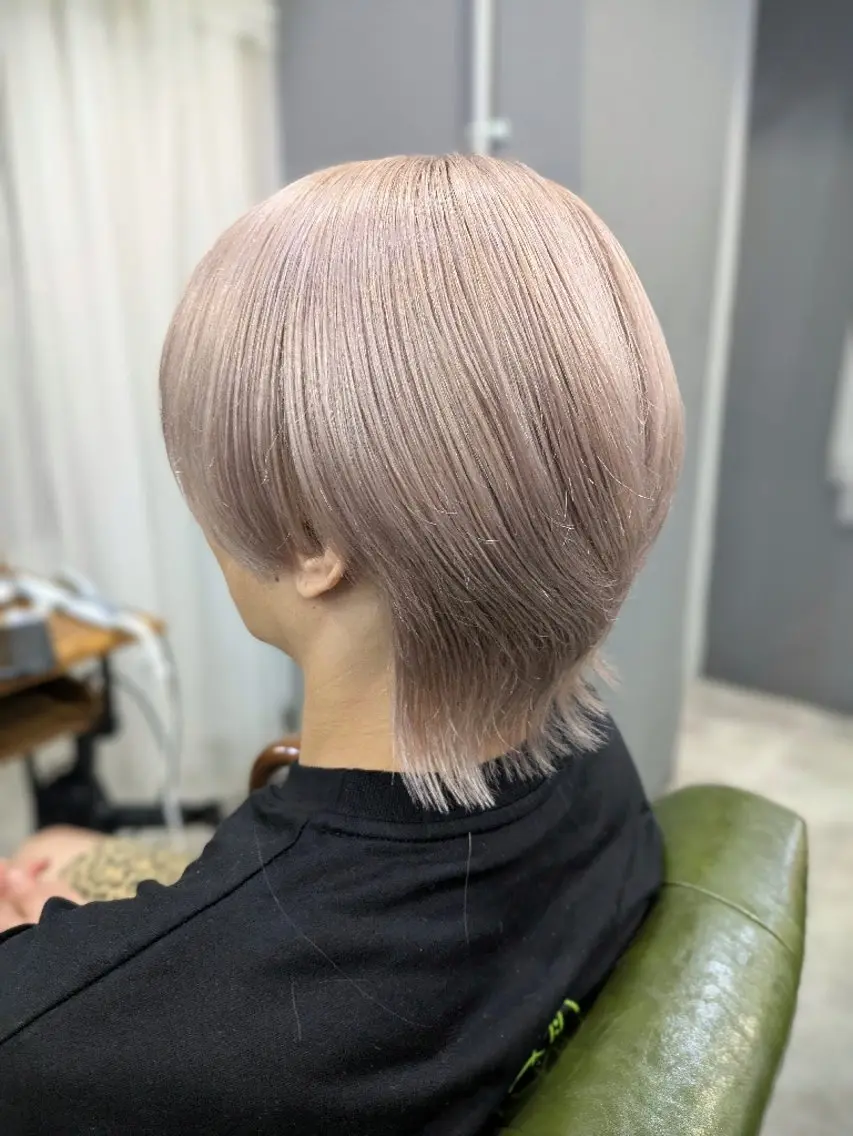 メンズ カラー メンズハイトーン メンズウルフカット ハイトーンカラー ウルフカット LOARK博多  Kiharaのヘアスタイル