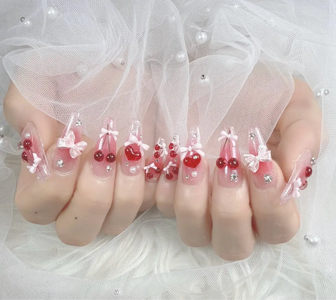 ネイル アートネイル オーロラネイル ボルドー チークネイル フレンチネイル ハンドネイル Sakura Nail Salonのネイルデザイン