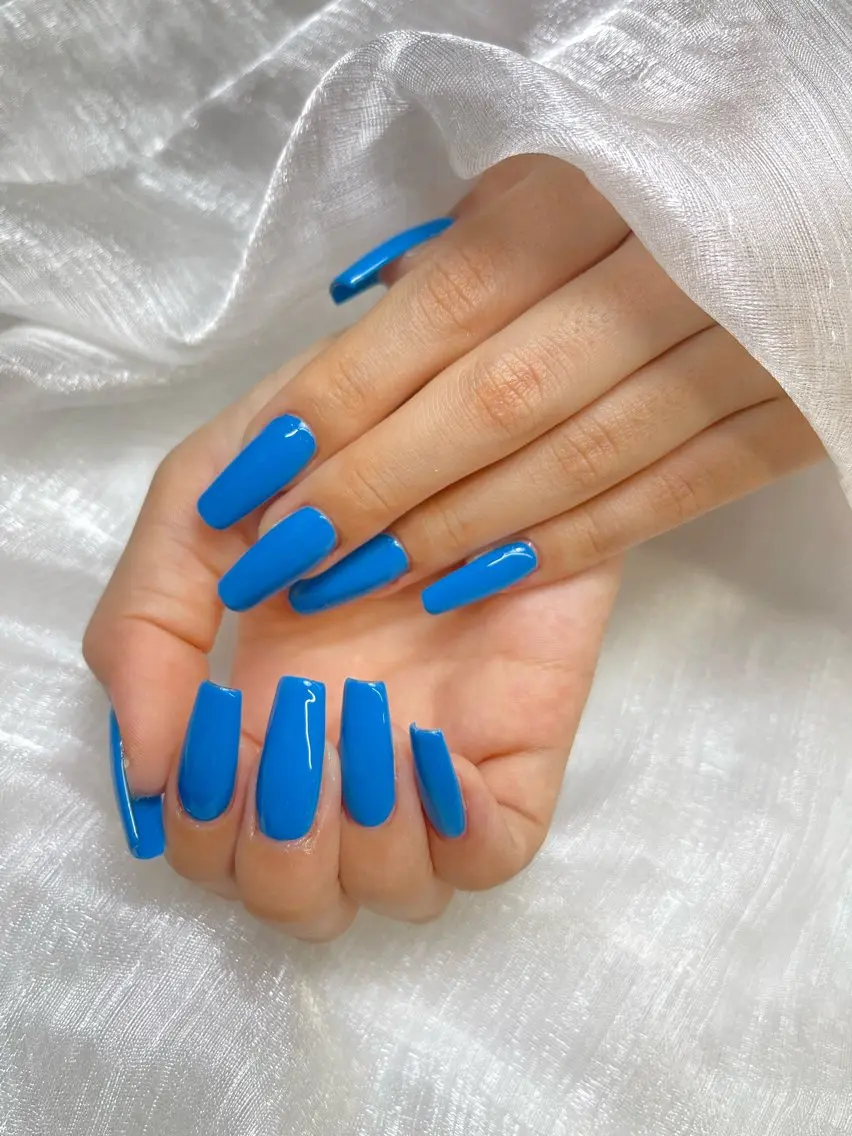 ロング カラー ハンドネイル LuCie Nailのネイルデザイン