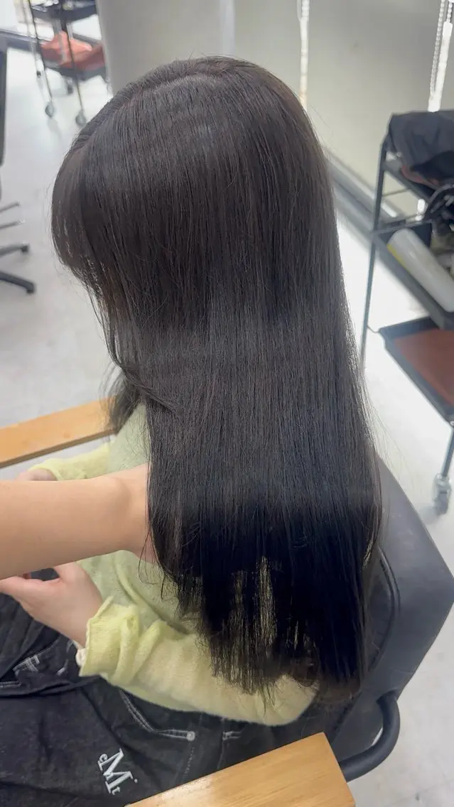 ロング カラー アッシュ アッシュブラウン ベージュカラー 黒髪 ブリーチ ヘアカラー トリートメント 赤み無し柔らかカラー 【梅田】madokaのヘアスタイル