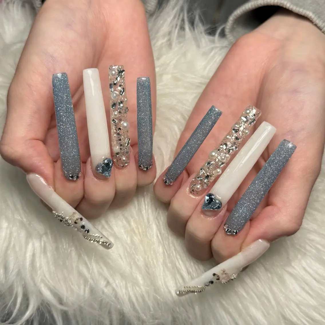 ネイル オーロラネイル 長さ出し フラッシュネイル フレンチネイル ジェルネイル Michi Nail Staffのネイルデザイン