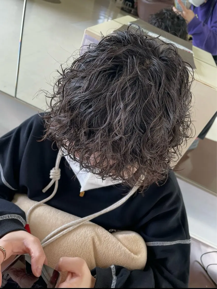 ショート パーマ 小松田 琴美のヘアスタイル