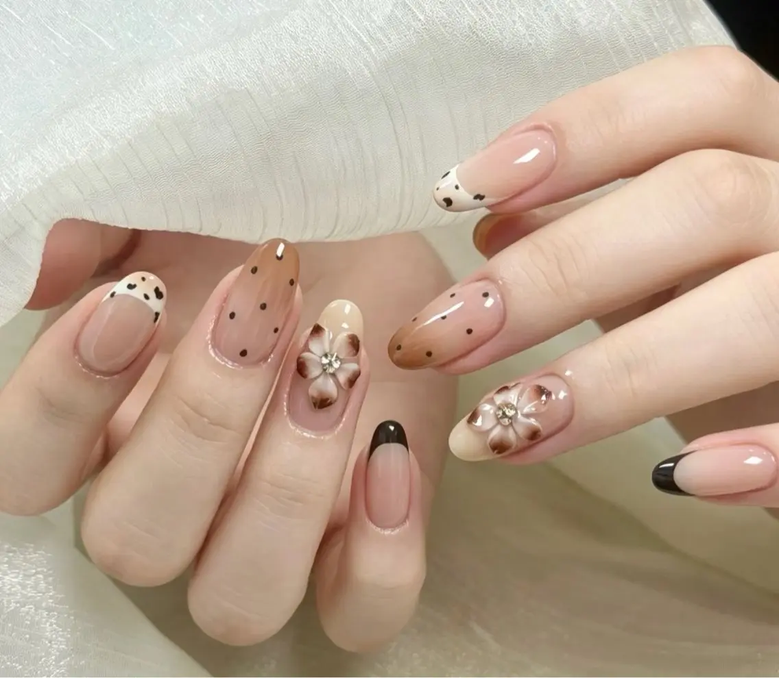 ネイル Hello Nailのネイルデザイン