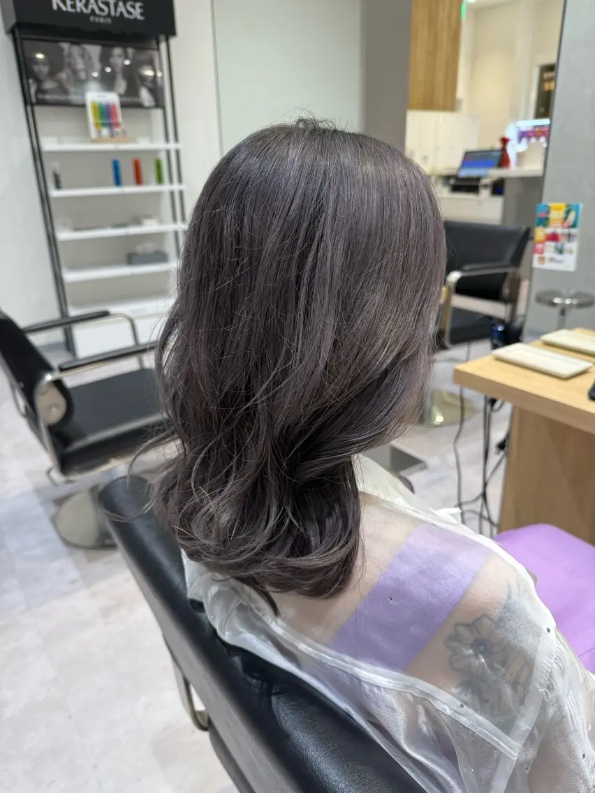ミディアム カラー カット ヘアカラー トリートメント 長谷川 紗羅のヘアスタイル