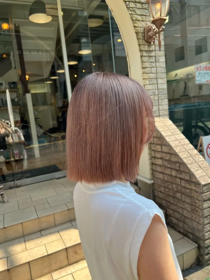 ミディアム カラー 切りっぱなしボブ ベージュカラー ミルクティーベージュ ボブ ヘアカラー トリートメント インナーカラー♡ Nanakoのヘアスタイル