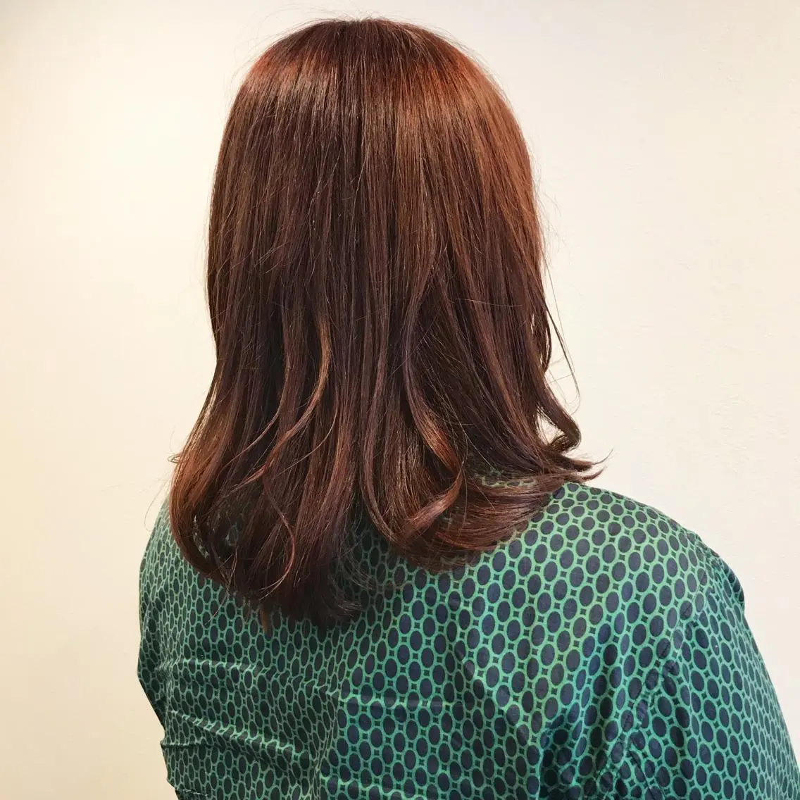 ミディアム カラー ブリーチ ヘアカラー トリートメント エイト ウメダのヘアスタイル