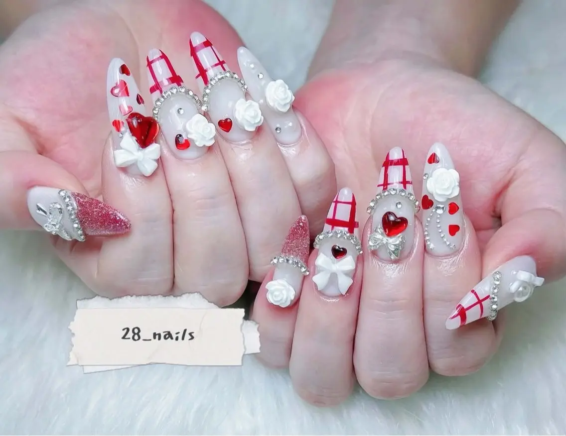 ロング ハンドネイル 28nails .thaoのネイルデザイン