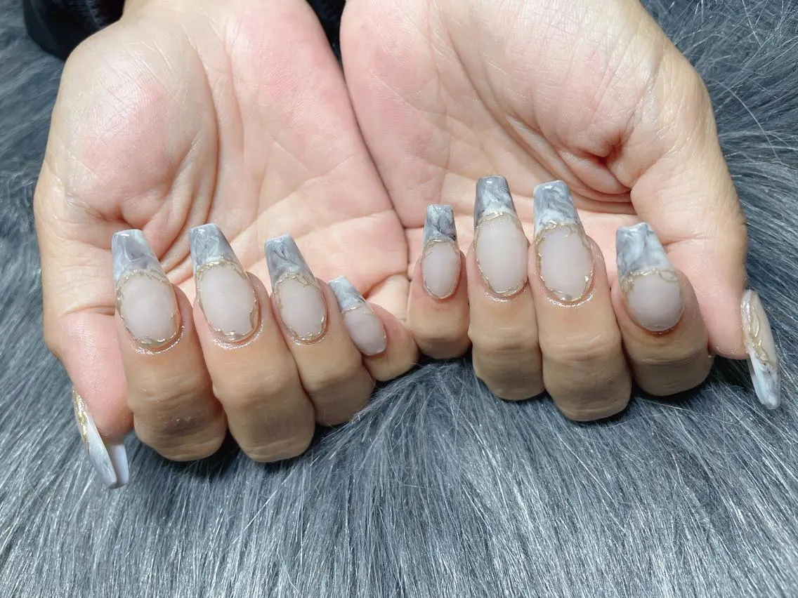 ミディアム ネイル ハンドネイル 《LB》ラブリエ Nail&eyeのマツエク・マツパデザイン